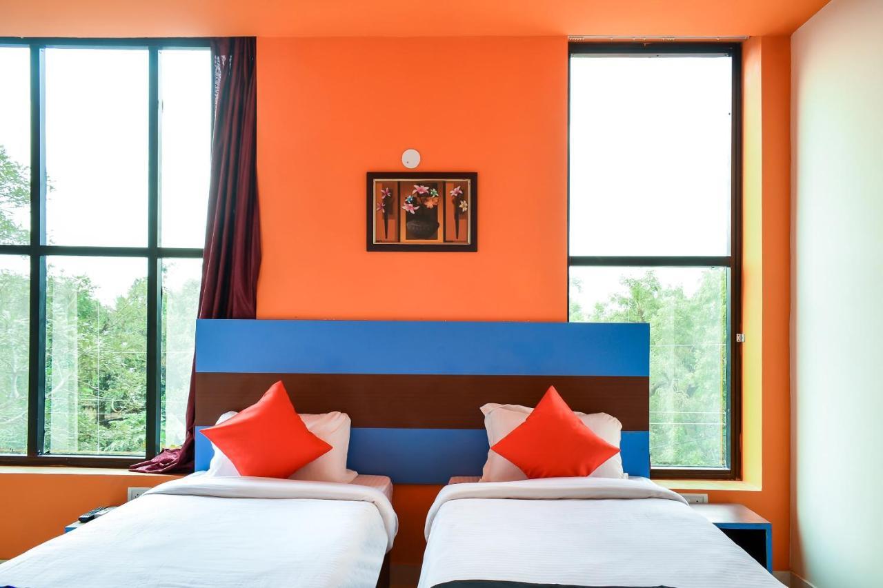 בובנשוואר Capital O 67249 Hotel Planet מראה חיצוני תמונה